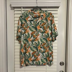 Tommy Bahama Men’s Green and Orange Leaf Print Shirt, size XL